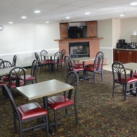 Super 8 By Wyndham Louisville/Expo Center-2